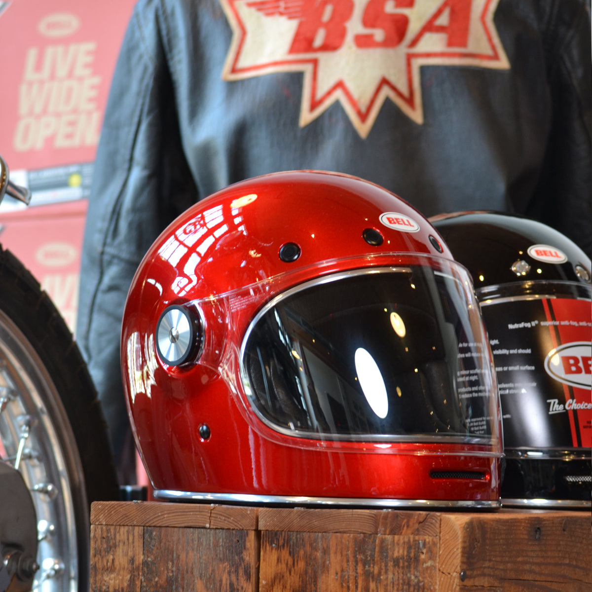 BULLITT HELMET (FINAL SALE) - CANDY RED