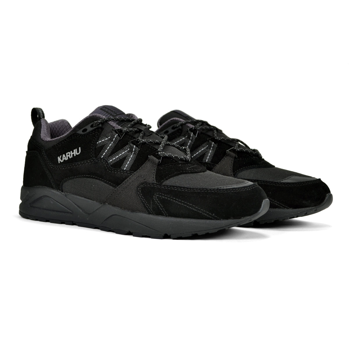 Black Karhu sneaker 