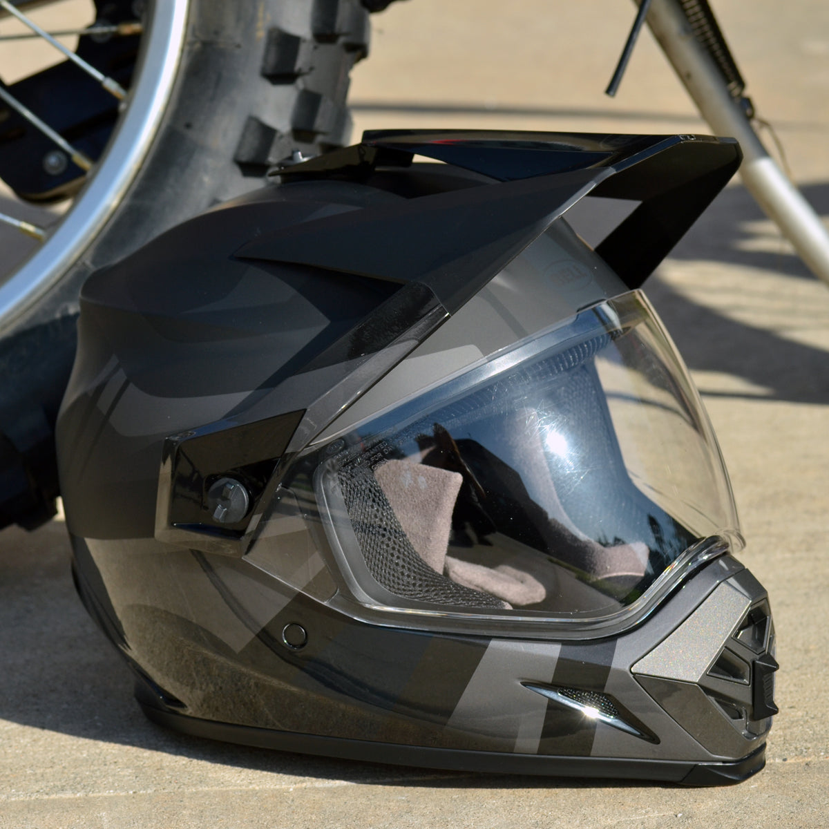 BELL MX-9 ADVENTURE MIPS - MARAURDER MATTE/GLOSS BLACKOUT