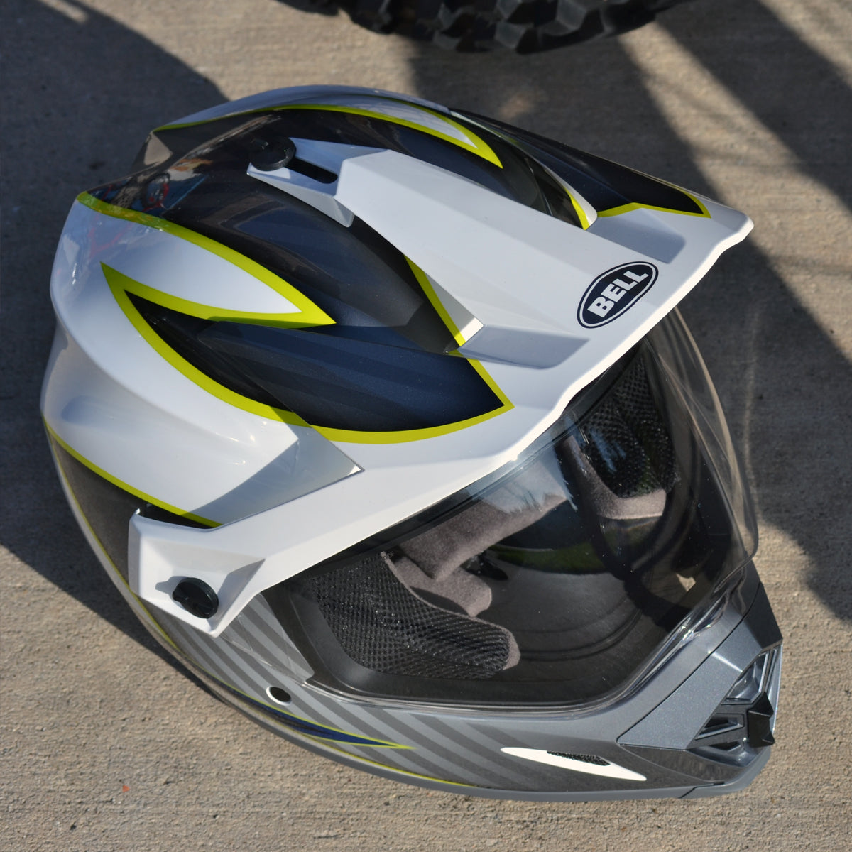 BELL MX-9 Adventure　蛍光イエロー fppMX_9_Adventure_Snow_Matte_G
